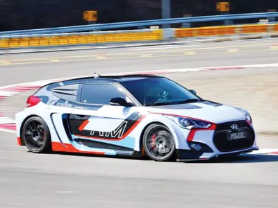 급코너 시속이 120km… 300마력 괴력‘꿈의 차’