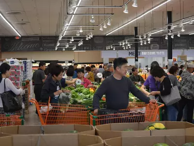 시온마켓 둘루스 첫 날 손님 북적