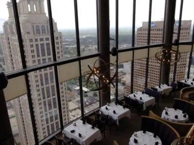 '바닥 회전' 유명 식당서 5세 아동 사고사