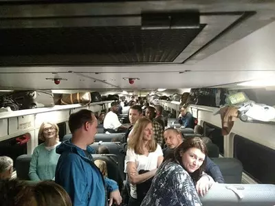 뉴욕 하저터널서 열차 멈춰...승객 1천2백명 '맨붕'