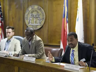 클락스톤시 "이민국 단속업무 협조 안한다"