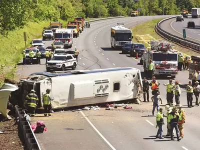 [사진] 초등생·교사 30명 태운 버스 전복