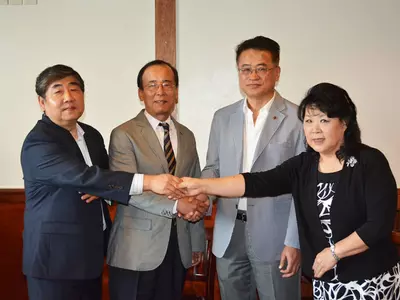 노아은행, 한국학교에 땅 기부