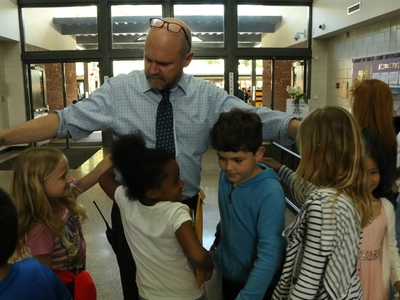 〈사진〉여름방학 "건강하게 보내고 8월에 다시 만나요"