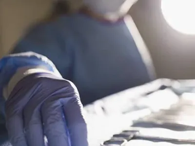 몸 속에 넣는 인공관절 멸균 확인 하셨나요?