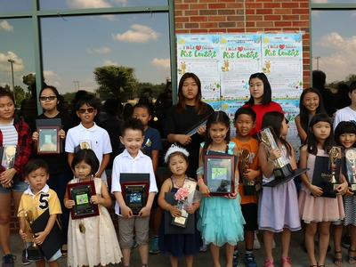 〈사진〉H마트 그림 그리기 대회 시상식