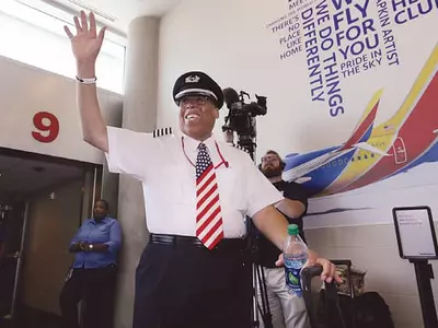 미 최초 흑인 민항기 기장 프리먼 은퇴