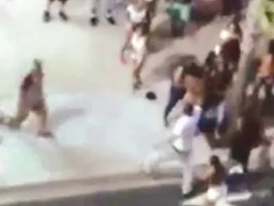 군중 향해 총격‘페이스북 중계’