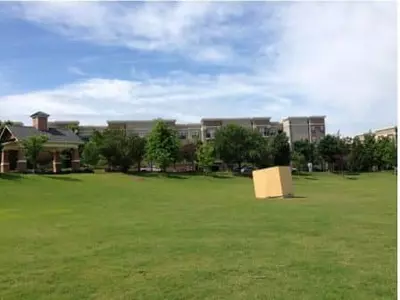 "브룩헤이븐시 관계자를 격려합시다"