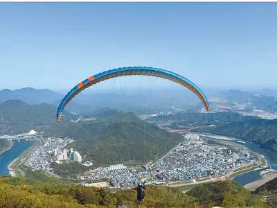 하늘서 놀고, 땅속을 보고, 역사를 거닐다