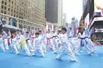 〈사진〉 타임스 스퀘어서 ' 태권도·한식 축제'