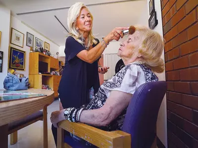 소셜연금 의존 31~57%, 카드 빚 완납 68%