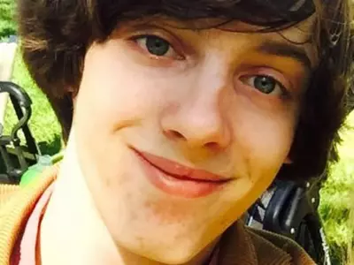 기차 치여 두 다리 잃은 귀넷 10대, 거액 소송