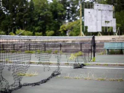 흉물 전락 올림픽 테니스 코트 결국 철거