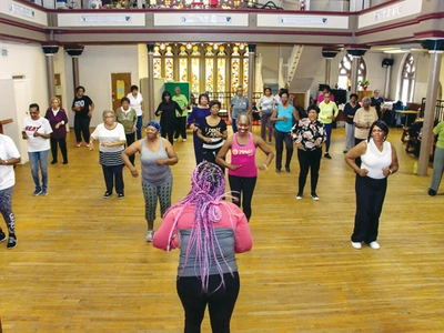규칙적 운동이 치매 위험 낮추는데 도움 된다
