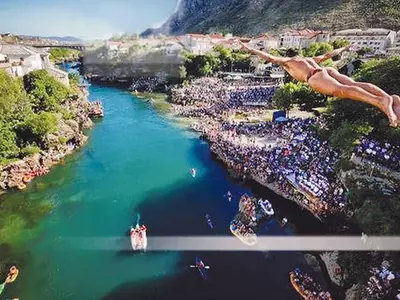 〈사진〉새처럼… 아찔한 고공 다이빙