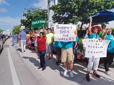 〈사진〉 “드림법안 통과시켜라” 피켓시위