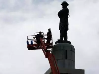 켄터키서 '남부연합 기념물' 앞당겨 철거