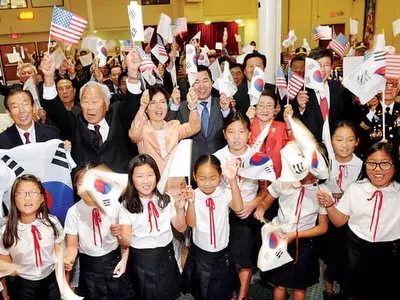 〈사진〉 LA서도 광복  72돌  “만세”
