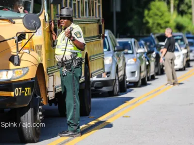 현직 고교교사, 교실서 권총자살 시도