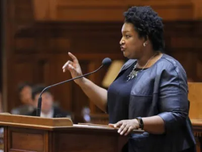 아브람스, 의원직 사퇴  정식 주지사 도전장