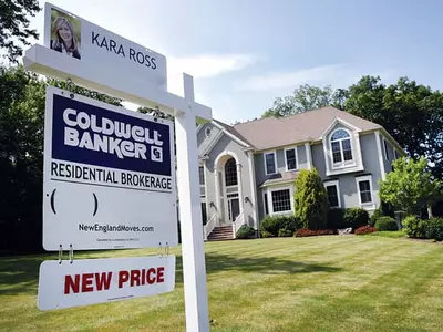 고쳐서 팔까, 새집으로 갈까