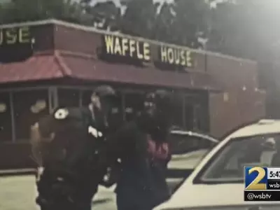 무스탕 이긴 알티마 운전자 체포