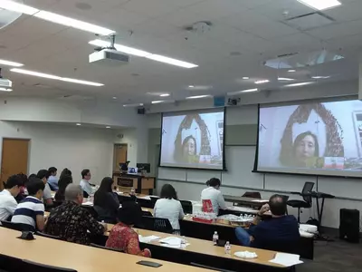 "의역은 필수...의미 변질은 피해야"