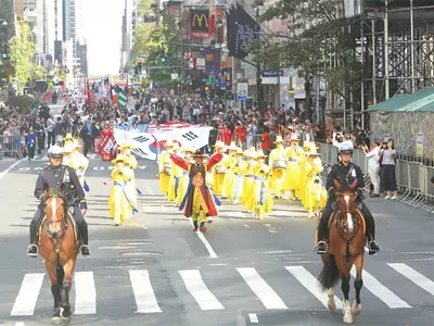 세계 수도 한복판서 '코리안 퍼레이드'