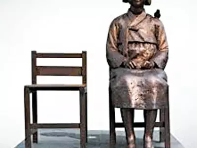 ‘평화의 소녀상’ 뉴욕 도착