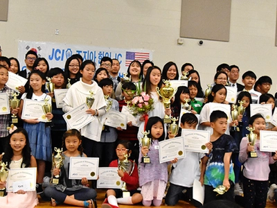 〈사진〉"한글로 글도 짓고 상도 받았어요"