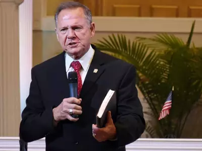 미성년 성추행 의혹 AL연방상원 공화 후보 사퇴요구 '봇물'