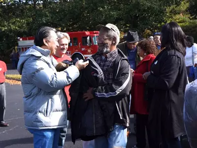 미션아가페, 사랑의 점퍼 150벌 기증
