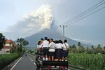 〈사진〉 발리 화산 계속 분화 중