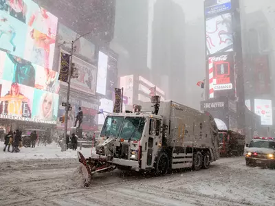 〈사진〉 눈 폭풍 북동부 항공∙철도 마비