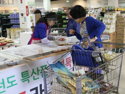 〈사진〉청정 강원도 농수산물 맛 보세요...메가마트서 특판전