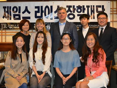 "어려움 이겨 남을 돕는 사람 되세요"