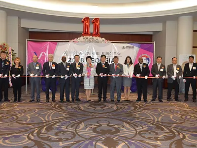 어려움 속 불구 뷰티쇼 '북적'