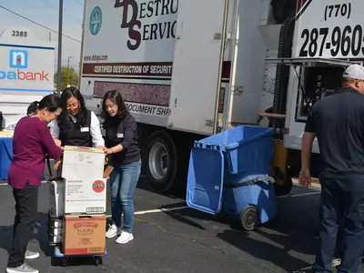 〈사진〉 노아은행 서류파쇄 서비스 이벤트