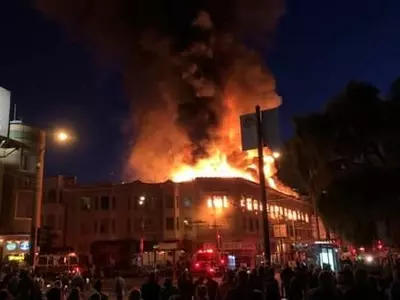 〈사진〉SF 중심가서 대형 화재...인명피해 없어