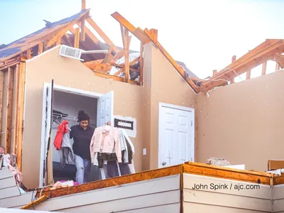 지붕 날아가고 집 불나고 수천가구 정전... 메트로 애틀랜타 폭풍.토네이도 피해