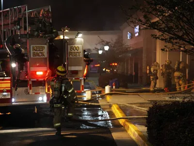 한밤 중 둘루스 한인타운서 화재