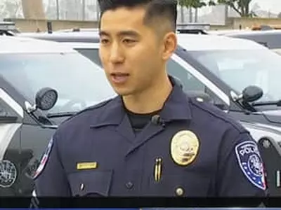 〈미주한인〉한인경관, 쓰러진 행인 생명 구했다