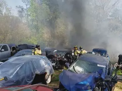 〈사진〉게인즈빌 관목지대 화재... 차량들 전소