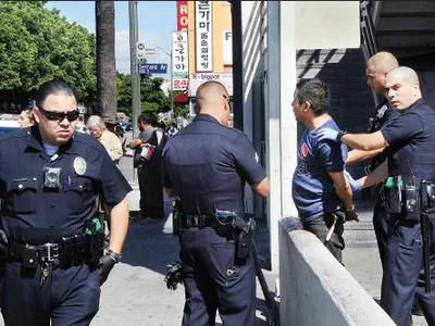 한인타운서 쇠파이프 음주 난동 남성 체포