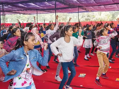 “나는 내가 지킨다!”… 호신술 배우는 인도 소녀들