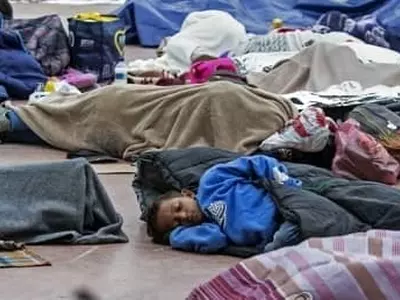 '캐러밴' 미 국경서 이틀째 입국 거부