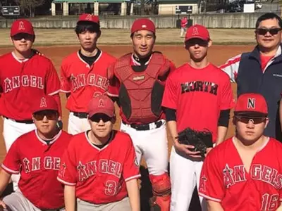 꼴찌의 반란...  까마귀, 천사에 일격