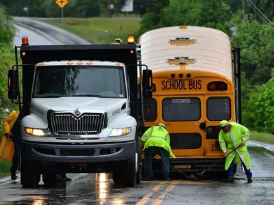 스쿨버스 추돌사고... 중학생 1명 사망