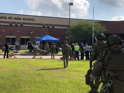 〈텍사스 산타페고 총격 참사〉 끊이지 않는 총기 참사... 미 사회 '임계점'